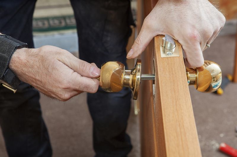 How to Adjust a Loose Doorknob or Handle